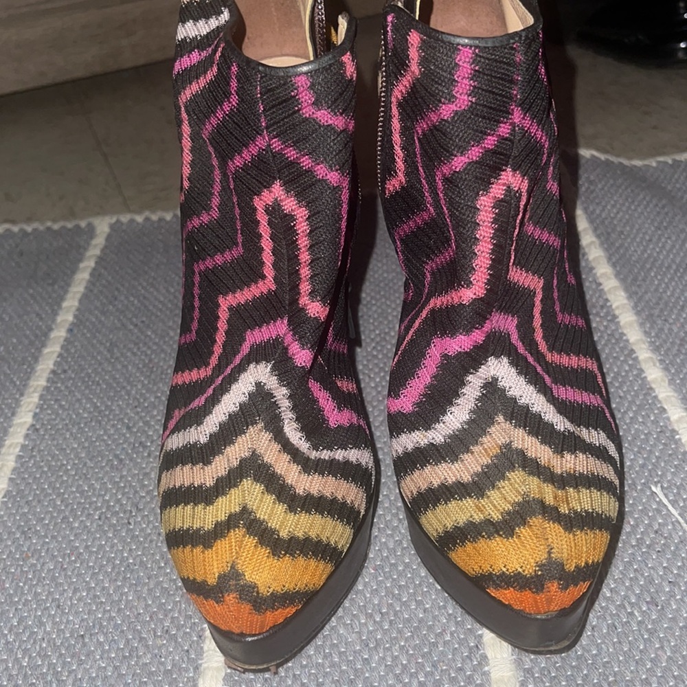 Shoes - Picture 8 of 12